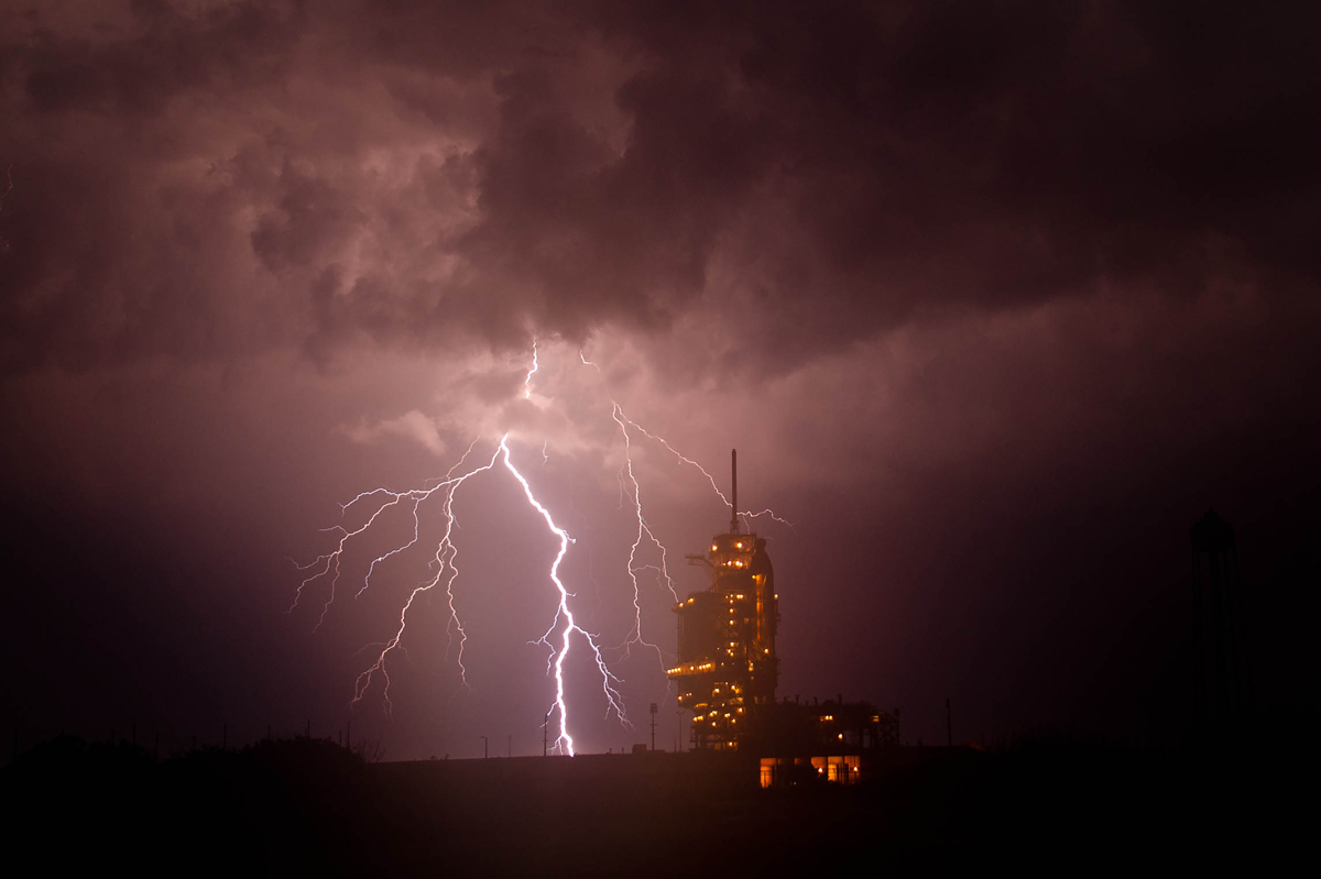 Lightning Strikes Behind Shuttle Endeavour in Spectacular Photos